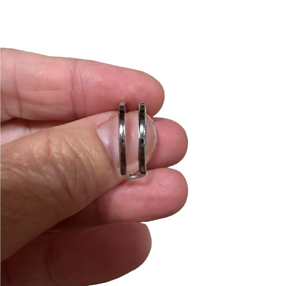 Lightweight 3 Piece Silver Ring Set - Picture 4 of 6